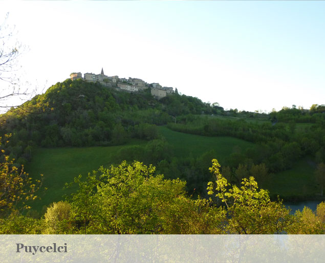 photo vue du village de Puycelci