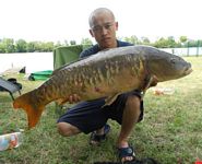 photo carpe miroir tarte aux pommes gite de peche les carpistes à Lagrave sur Tarn